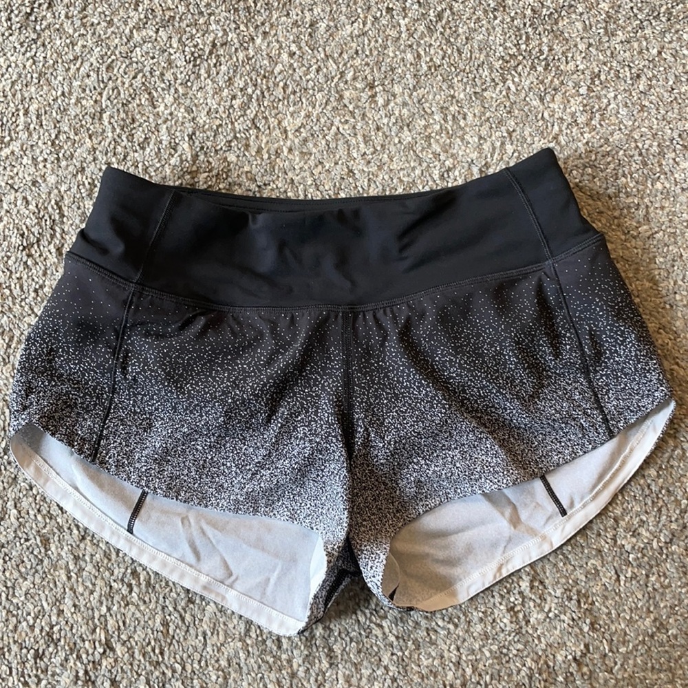 Lululemon Speed Up Low Rise Shorts 2.5” Size 2